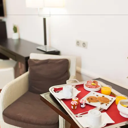 Grand Tonic & Nuxe Отель 4*