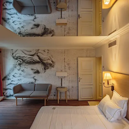 Grand Tonic & Nuxe Hotel