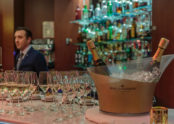 Grand Tonic & Nuxe Μπιαρίτζ