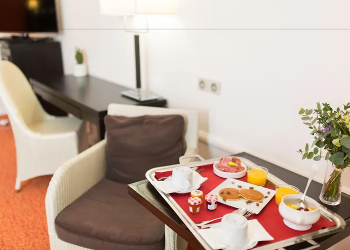 Grand Tonic & Nuxe Hotell 4*