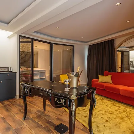 Grand Tonic & Nuxe Biarritz