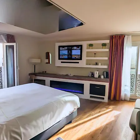 Grand Tonic & Nuxe Hotel