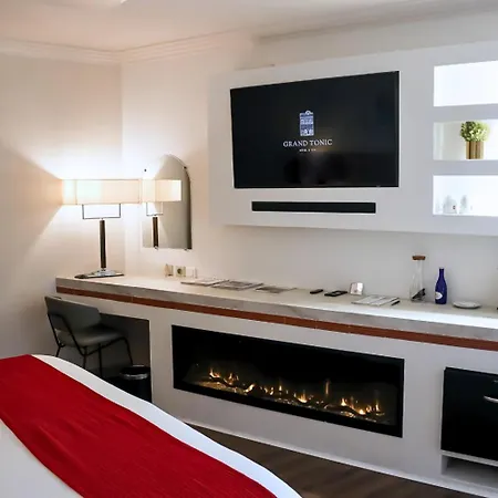 Hotel Grand Tonic & Nuxe 4*