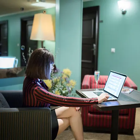 Grand Tonic & Nuxe Biarritz