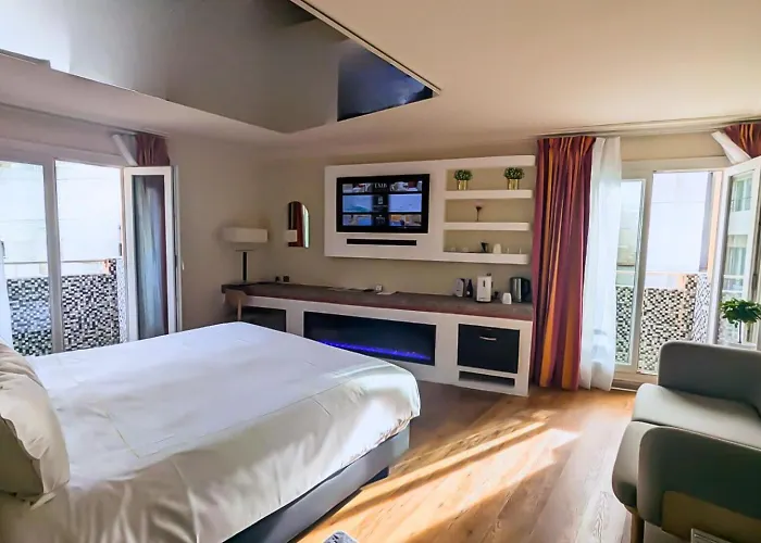 Grand Tonic & Nuxe Hotel